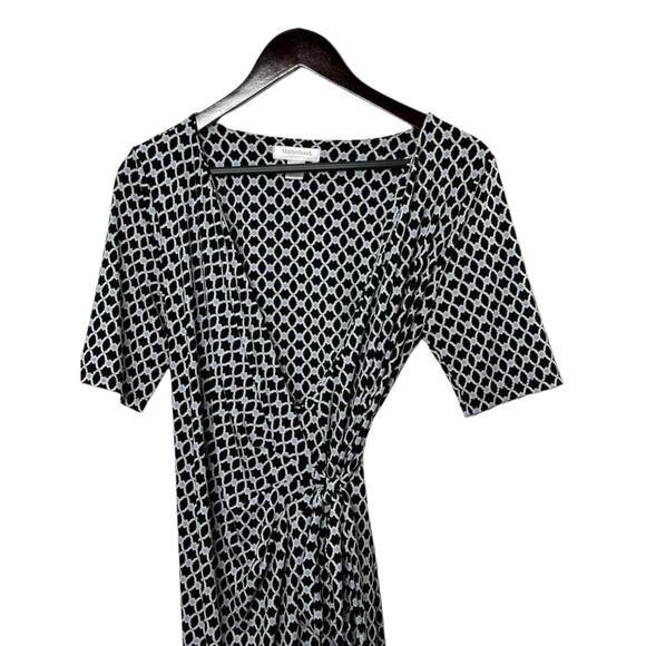 Motherhood Maternity Black Geometric Print Short Sleeve Wrap Dress Womens Medium - Picture 2 of 6